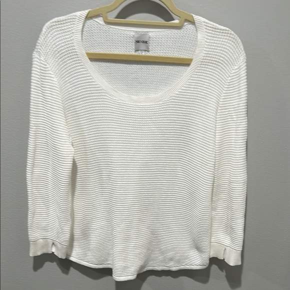 Nov and Zoe White Knit Thermal - Picture 1 of 3